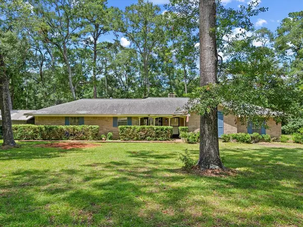 1819 Pin Oak DR, Conroe, TX 77301