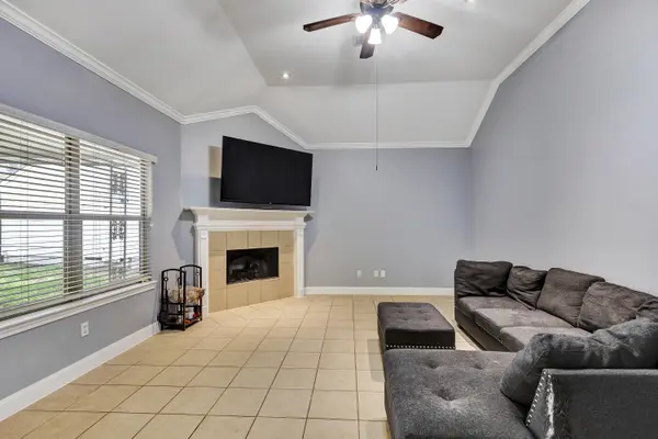 Twain Dr, Montgomery, TX 77356