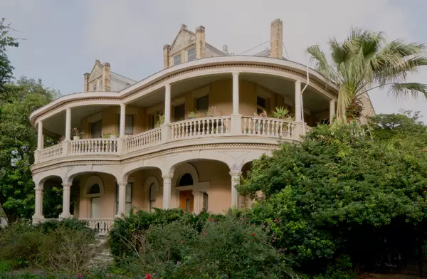 San Antonio TX king Williams district Mansion, full of character and history