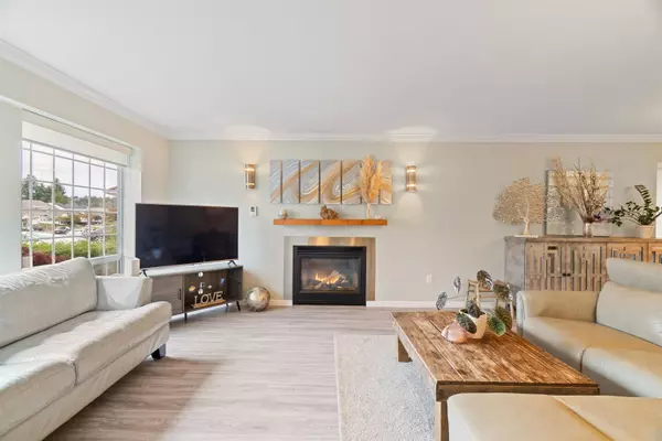 32345 Clinton AVE, Abbotsford, BC V2T 5B3