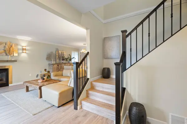 32345 Clinton AVE, Abbotsford, BC V2T 5B3