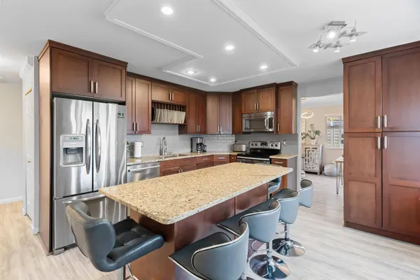 32345 Clinton AVE, Abbotsford, BC V2T 5B3