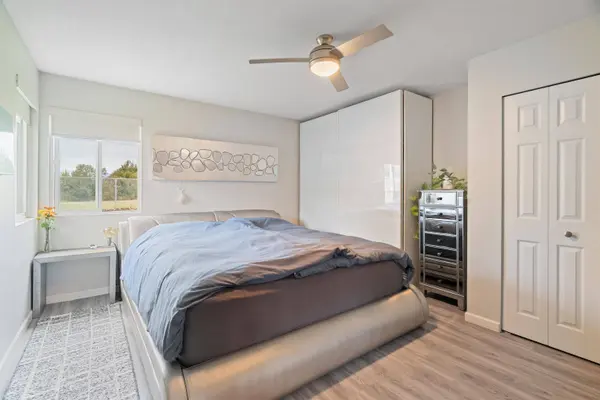 32345 Clinton AVE, Abbotsford, BC V2T 5B3