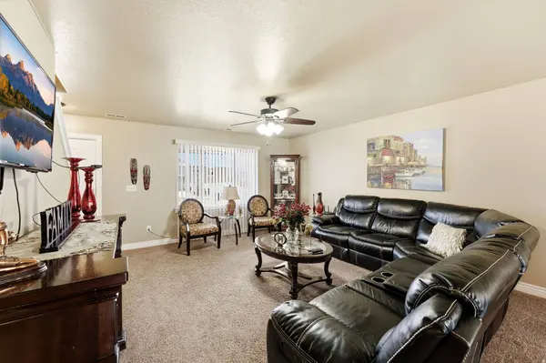 602 RIDGE PLACE DR, Ogden, UT 84404