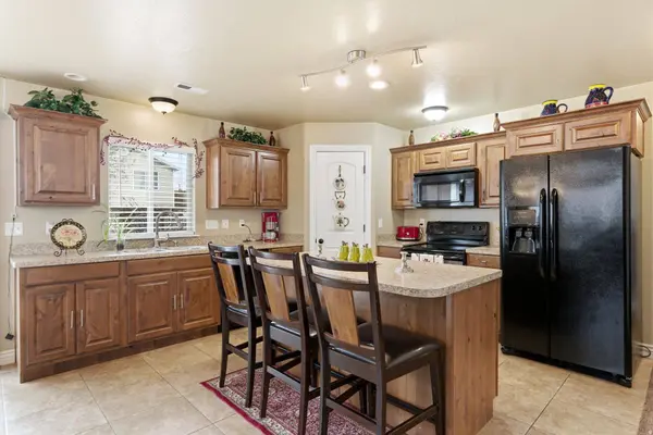 602 RIDGE PLACE DR, Ogden, UT 84404