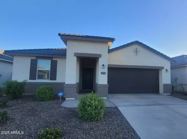 2715 W SEAVER Avenue, Apache Junction, AZ 85120
