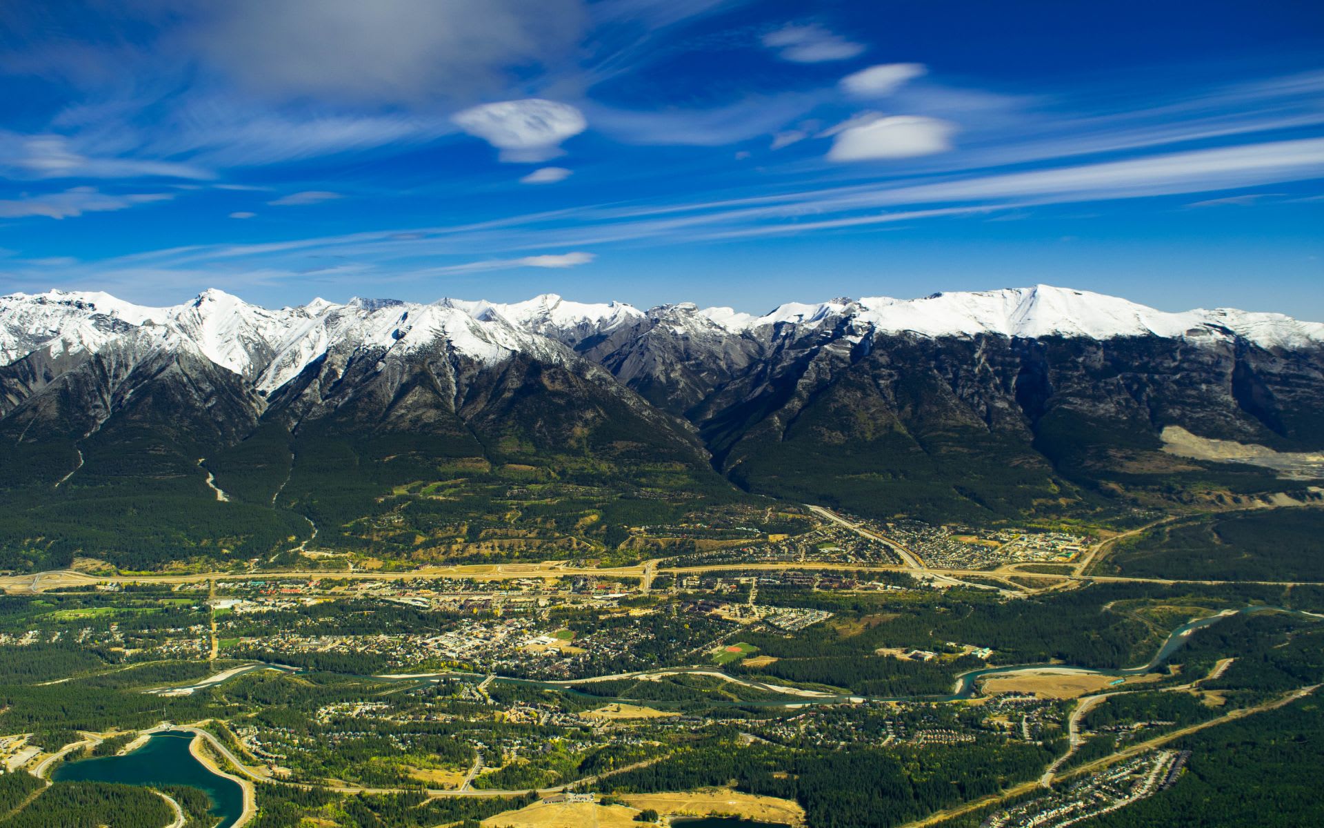 Canmore landscape with mountains and greenery