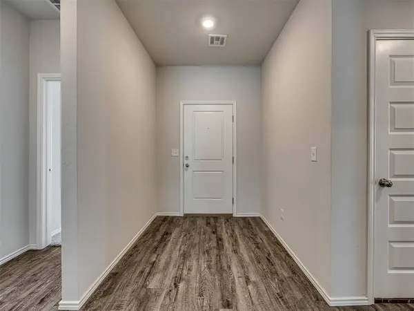 9513 Laredo LN, Yukon, OK 73099
