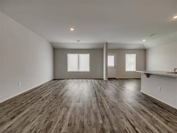 9513 Laredo LN, Yukon, OK 73099