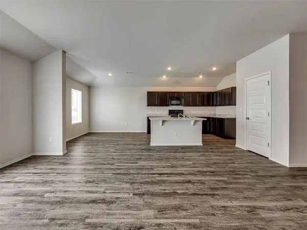 9513 Laredo LN, Yukon, OK 73099