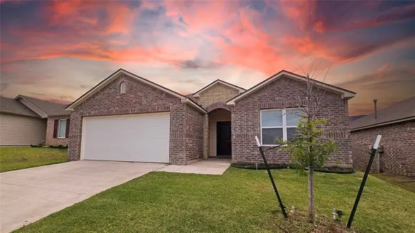 9513 Laredo LN, Yukon, OK 73099