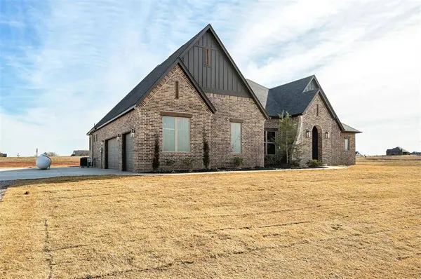 7924 NE Eagle DR, Piedmont, OK 73078
