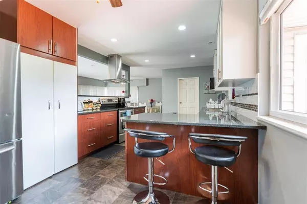 15035 Bluebird CRES, Surrey, BC V3R 4T8