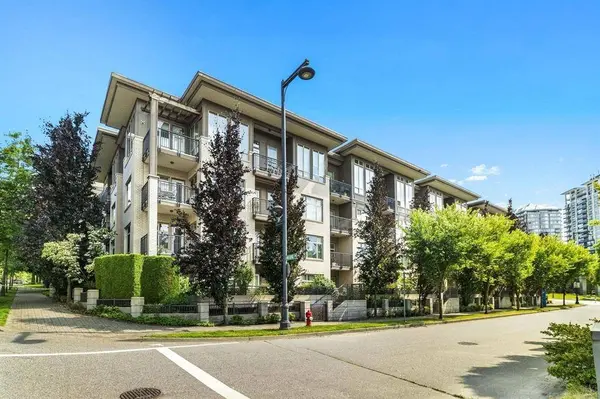 13468 King George BLVD #405, Surrey, BC V3T 0B5