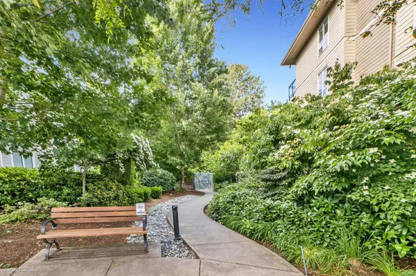 20211 66 AVE #D305, Langley, BC V2Y 0L4