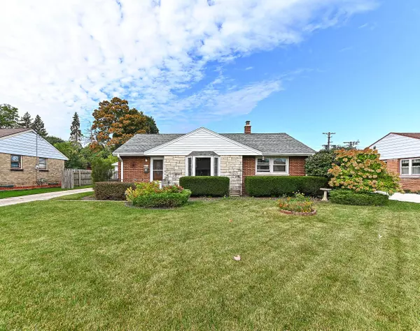 4431 S 67th St, Greenfield, WI 53220