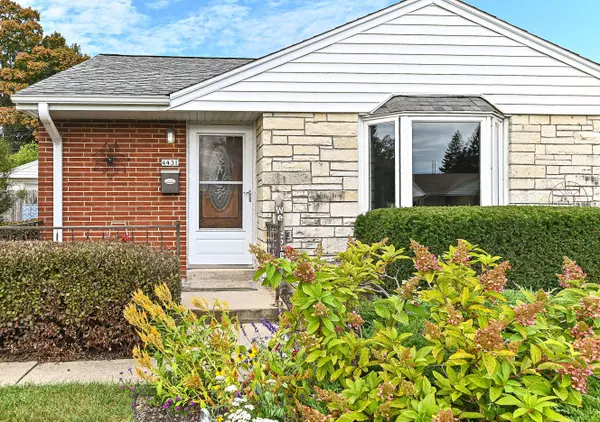 4431 S 67th St, Greenfield, WI 53220