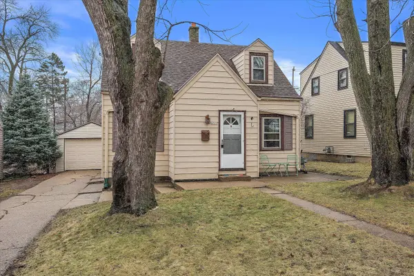 4521 S Lenox St, Milwaukee, WI 53207