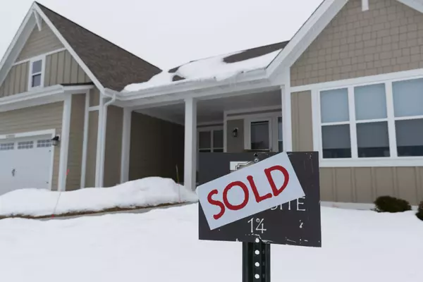 feature image of Why Winter Is a Strong Time to Sell Your Home