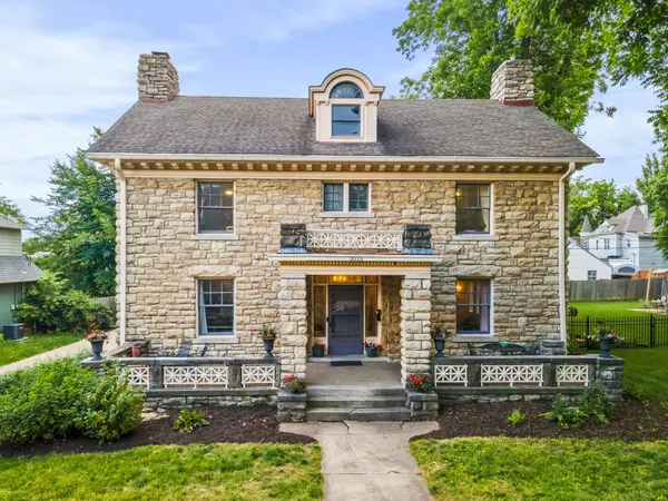 Stone Historic Mansion Gladstone Blvd