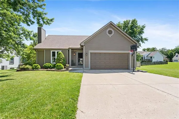 7505 NE 74th TER, Kansas City, MO 64158