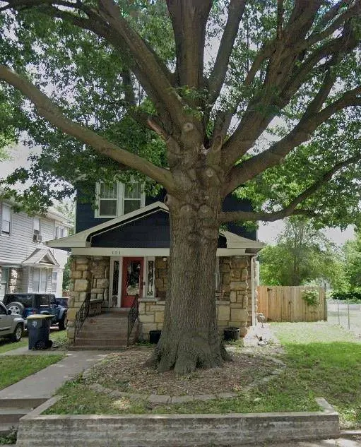 121 Lawn AVE, Kansas City, MO 64123