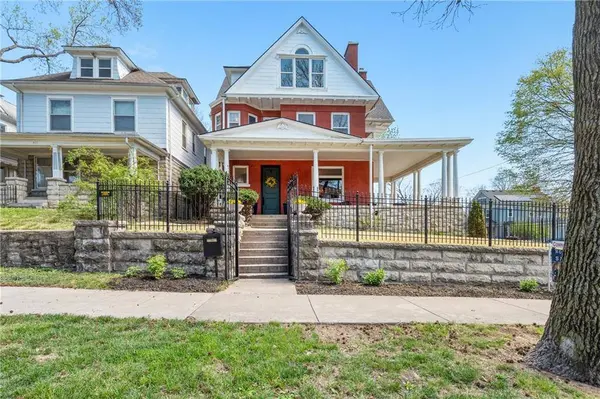 415 Benton BLVD