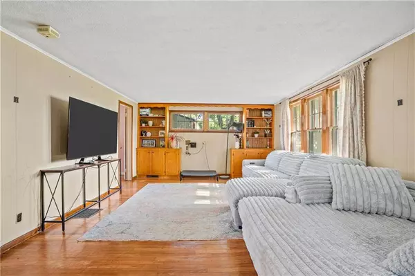 628 N Broadway ST, Lacygne, KS 66040