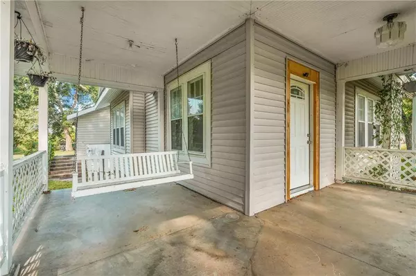 628 N Broadway ST, Lacygne, KS 66040