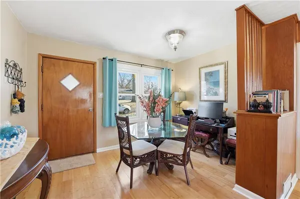 1424 Lawrence AVE, Leavenworth, KS 66048