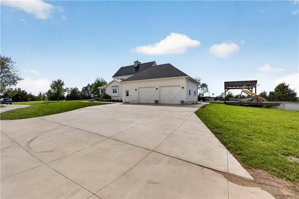 17270 Stillwell RD, Bonner Springs, KS 66012