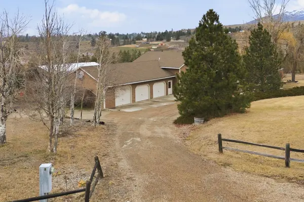 849 Hidden Valley RD S, Stevensville, MT 59870