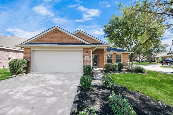 8226 Stratford Canyon DR, Cypress, TX 77433