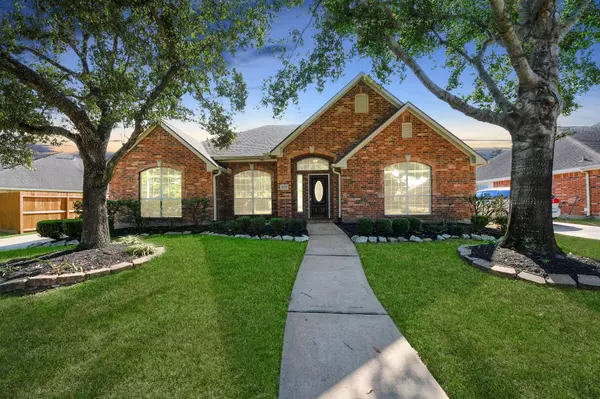 9138 Shango LN, Houston, TX 77095