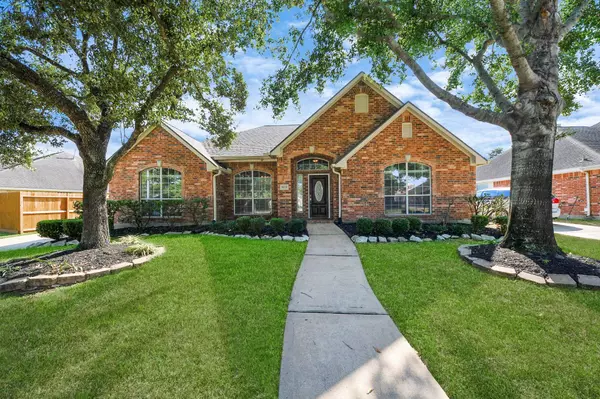 9138 Shango LN, Houston, TX 77095