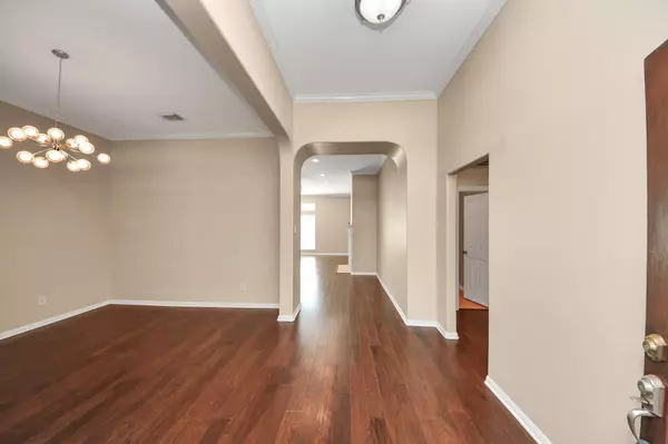 9138 Shango LN, Houston, TX 77095