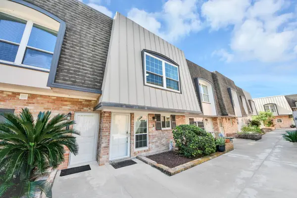 1801 Stoney Brook DR #107, Houston, TX 77063