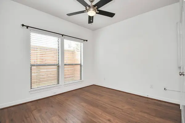 3900 Center ST, Houston, TX 77007