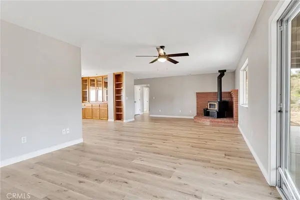 7372 Barker RD, Oak Hills, CA 92344