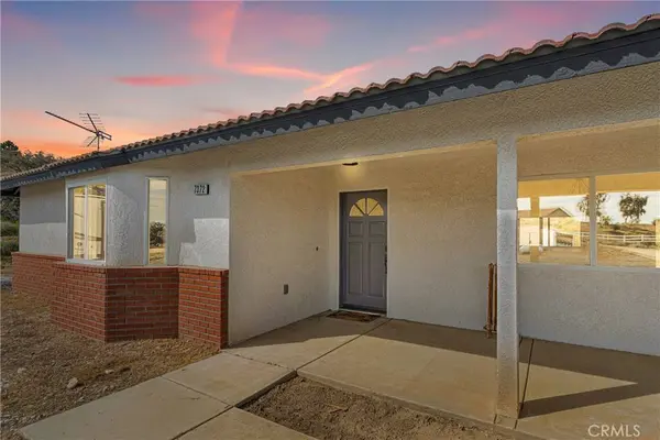 7372 Barker RD, Oak Hills, CA 92344