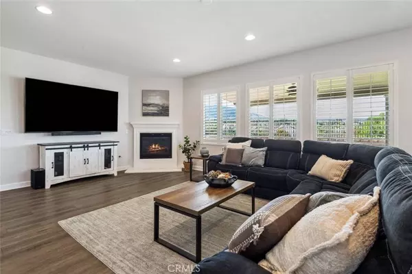 1327 Alee CIR, Corona, CA 92882