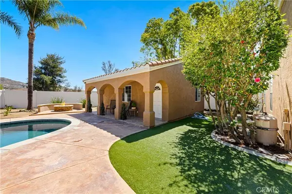 1114 Casandra LN, Corona, CA 92879