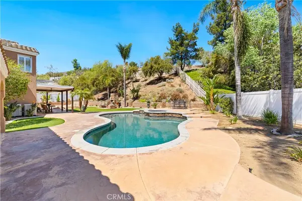 1114 Casandra LN, Corona, CA 92879
