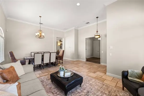 947 Martina CIR, Corona, CA 92879