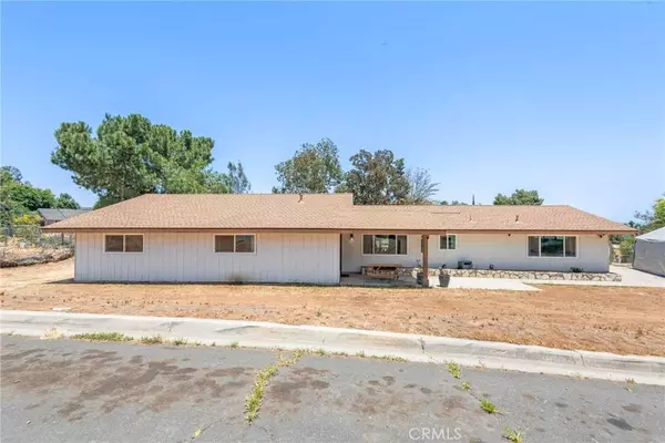 5820 Avenue Juan Bautista, Jurupa Valley, CA 92509