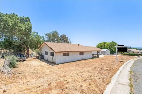5820 Avenue Juan Bautista, Jurupa Valley, CA 92509