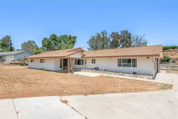 5820 Avenue Juan Bautista, Jurupa Valley, CA 92509