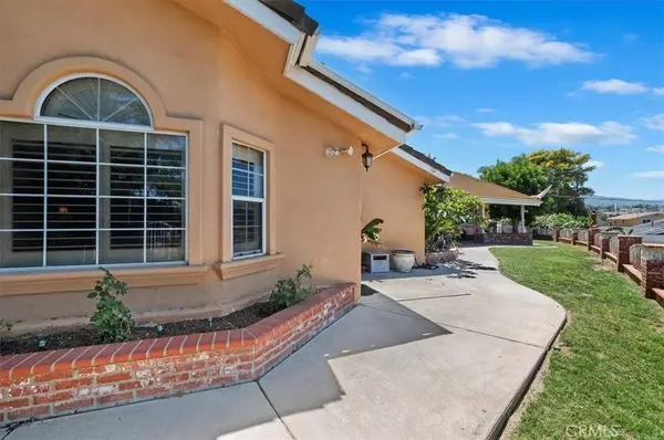 7245 Marilyn DR, Corona, CA 92881