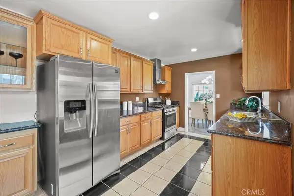 401 N La Breda AVE, West Covina, CA 91791