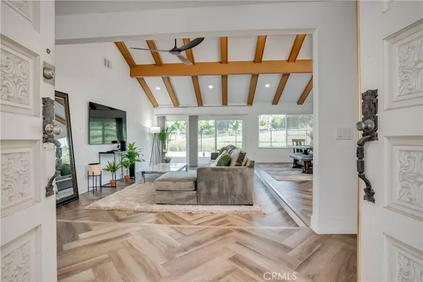 1450 Via Vallarta, Riverside, CA 92506